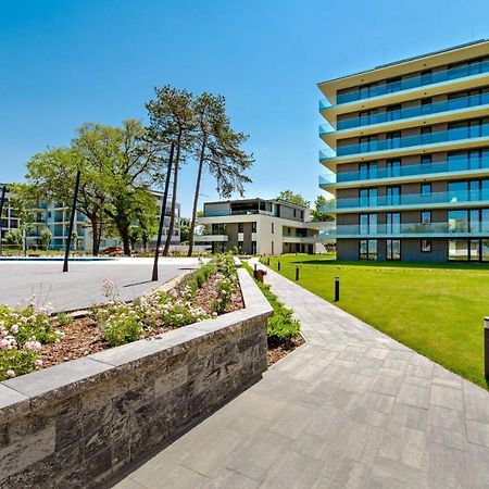 Bonnie-Premium Lelle Waterfront Private Apartment Balatonlelle Eksteriør billede