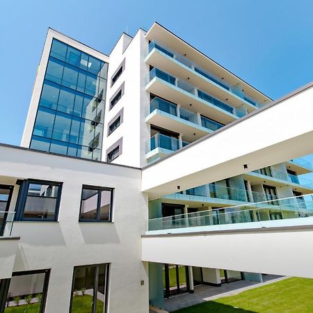 Bonnie-Premium Lelle Waterfront Private Apartment Balatonlelle Eksteriør billede
