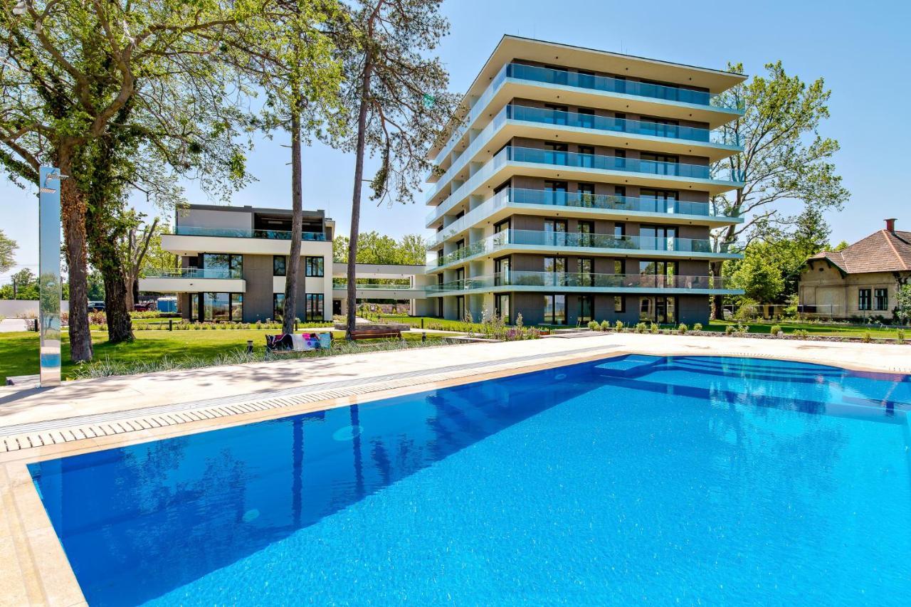 Bonnie-Premium Lelle Waterfront Private Apartment Balatonlelle Eksteriør billede